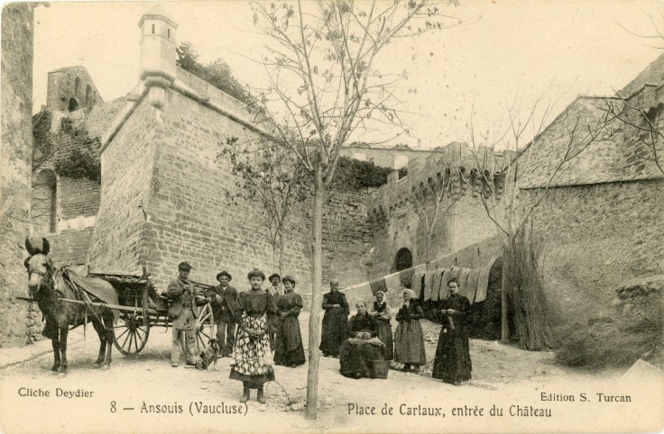5 – Place de Cartaux, entrée du&nbsp;château